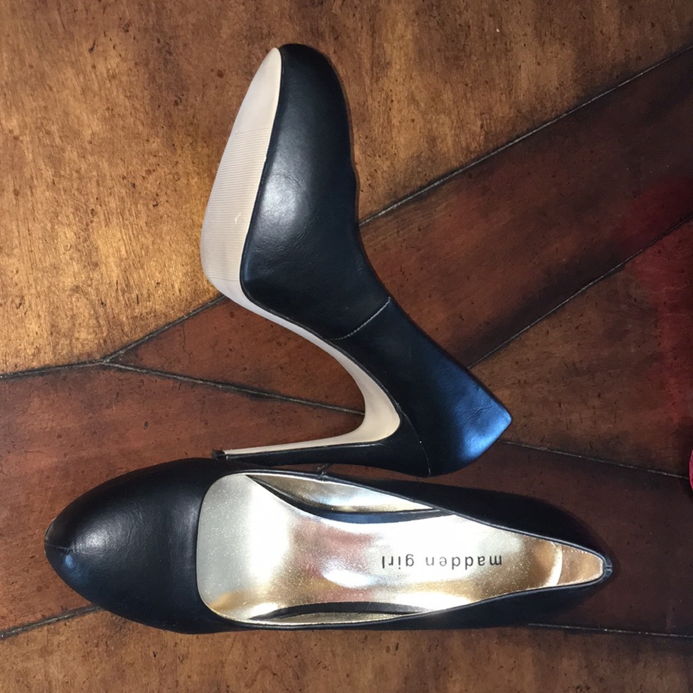 Woman’s shoes